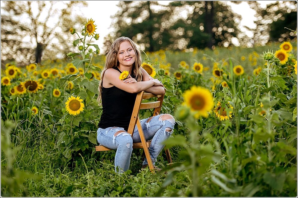 Senior_Portraits_Alison_Creasy_Photography_VA_Sunflower_0002.jpg