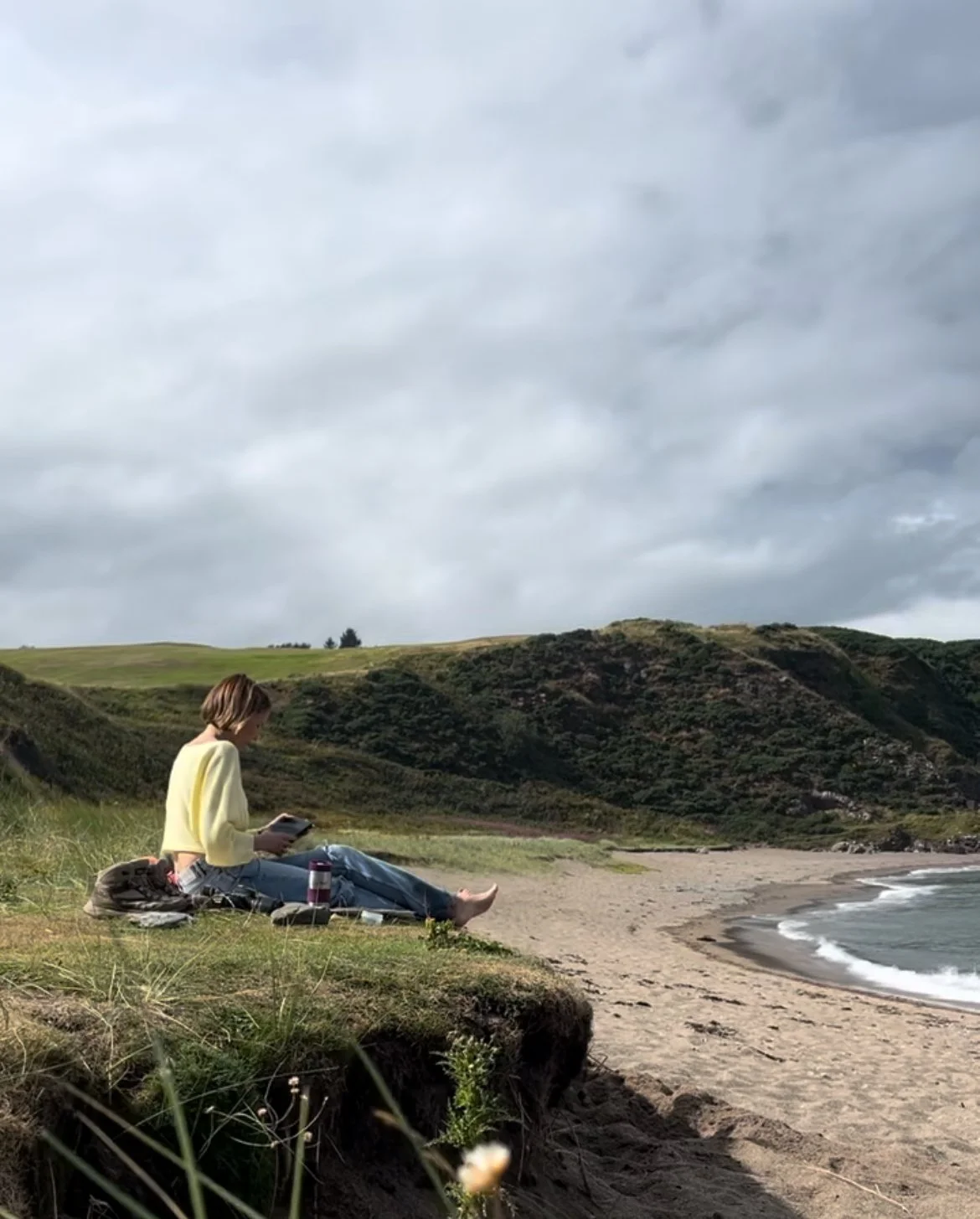 Creative Tides: A 3 hour mini art retreat by the sea for 4 people