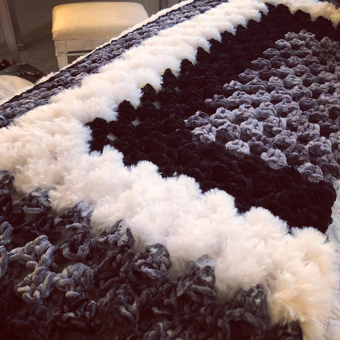 More closeups of velvet and faux fur blanket I crocheted. #handmade #crochet #velvet #fauxfur #throwblanket