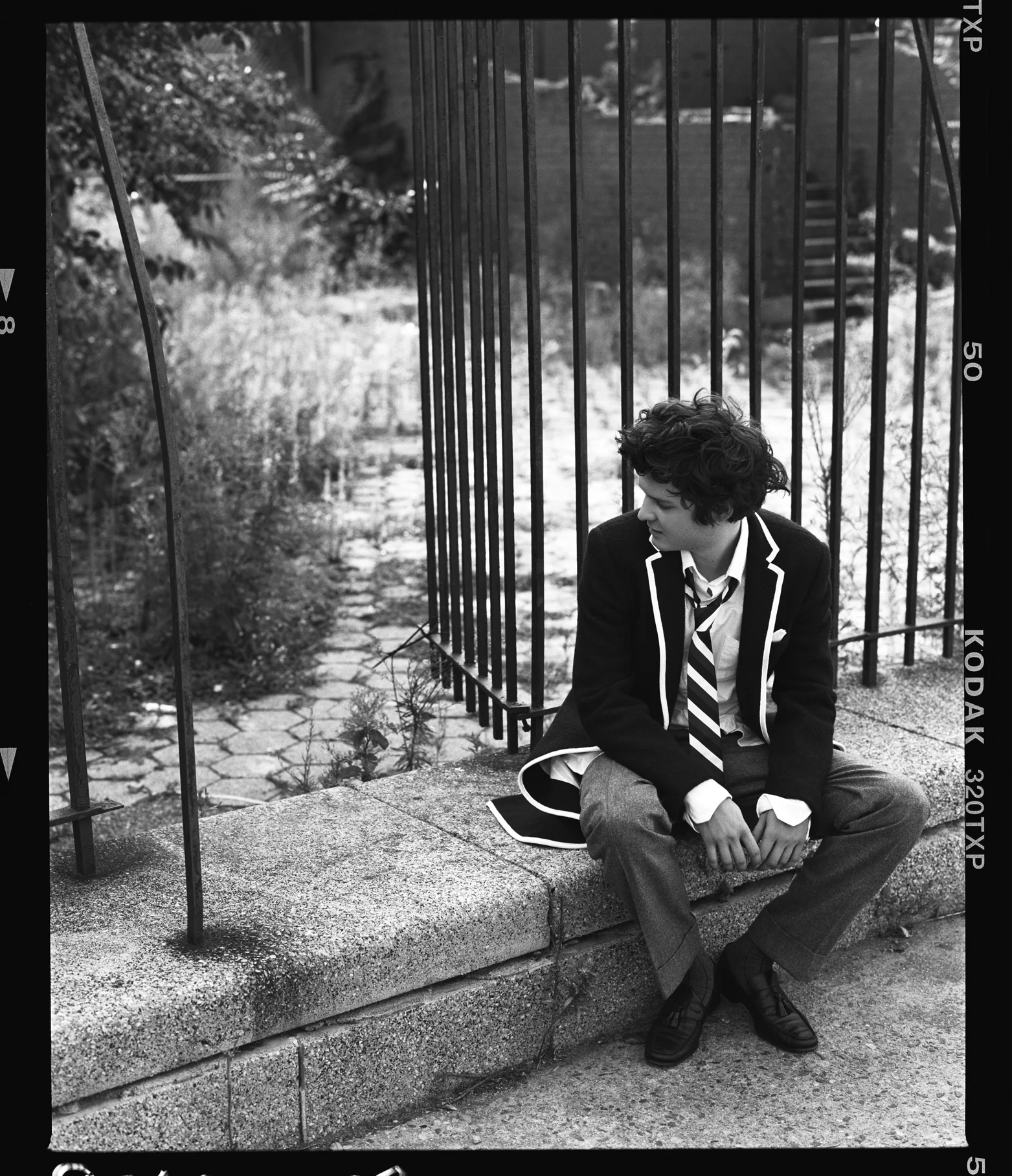 BW9045_008_1.jpg