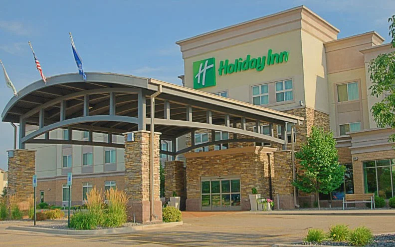 Holiday Inn Stevens Point II 4x2.5.jpg