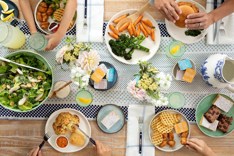 Little Blue Menu Chick-fil-A Kathryn McCrary Photography_FamilyDinner_1878.jpg