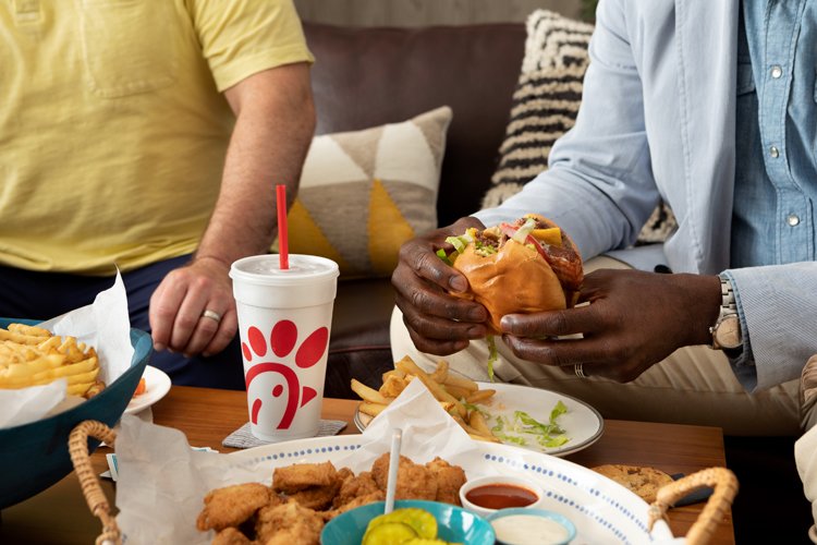 Little Blue Menu Chick-fil-A Kathryn McCrary Photography_GuysNight_1120.jpg