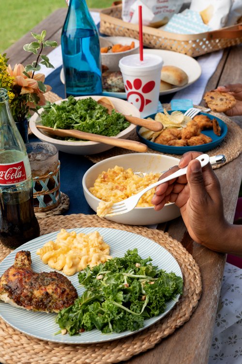 Little Blue Menu Chick-fil-A Kathryn McCrary Photography_Picnic_2347.jpg