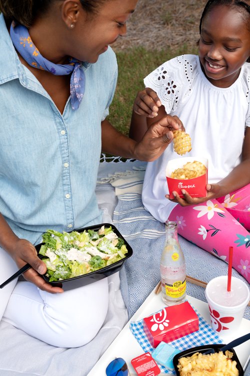 Little Blue Menu Chick-fil-A Kathryn McCrary Photography_Picnic_2488.jpg