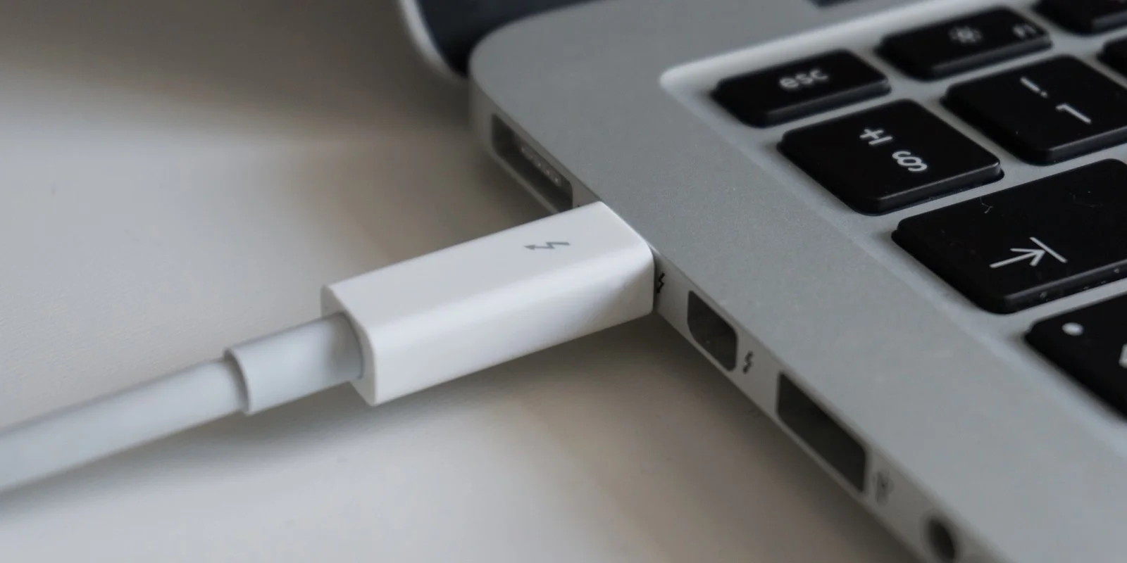 HighSpeed Data Transfers between Macs with Thunderbolt The Instructional