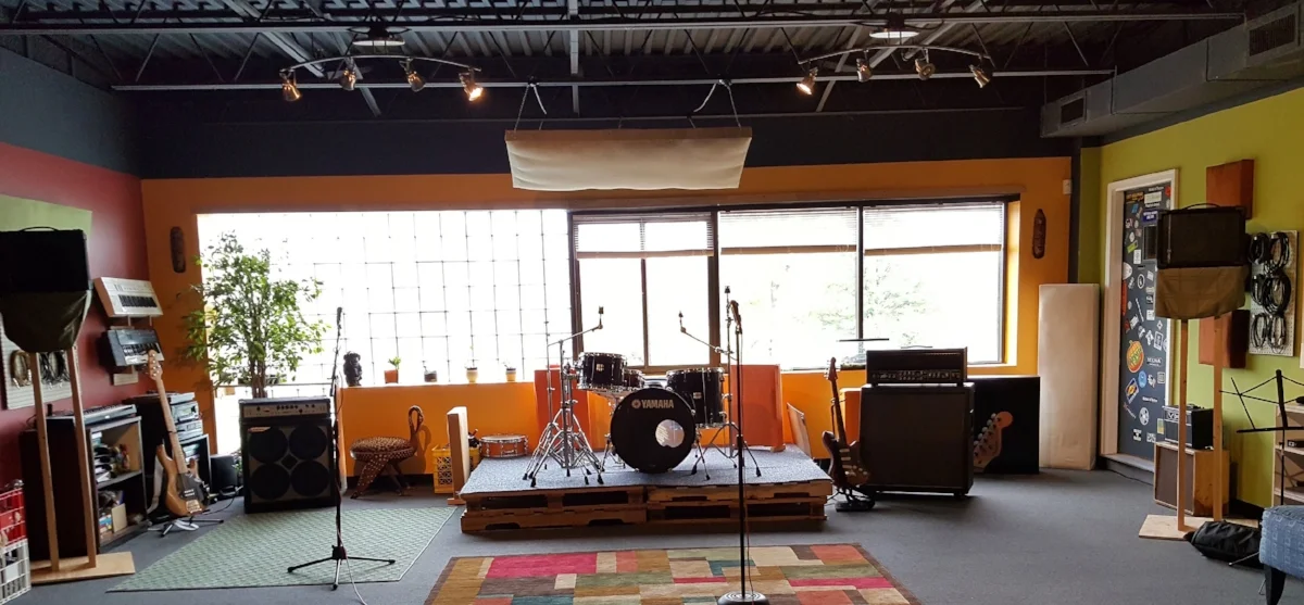 lobby rehearsalcropped.jpg