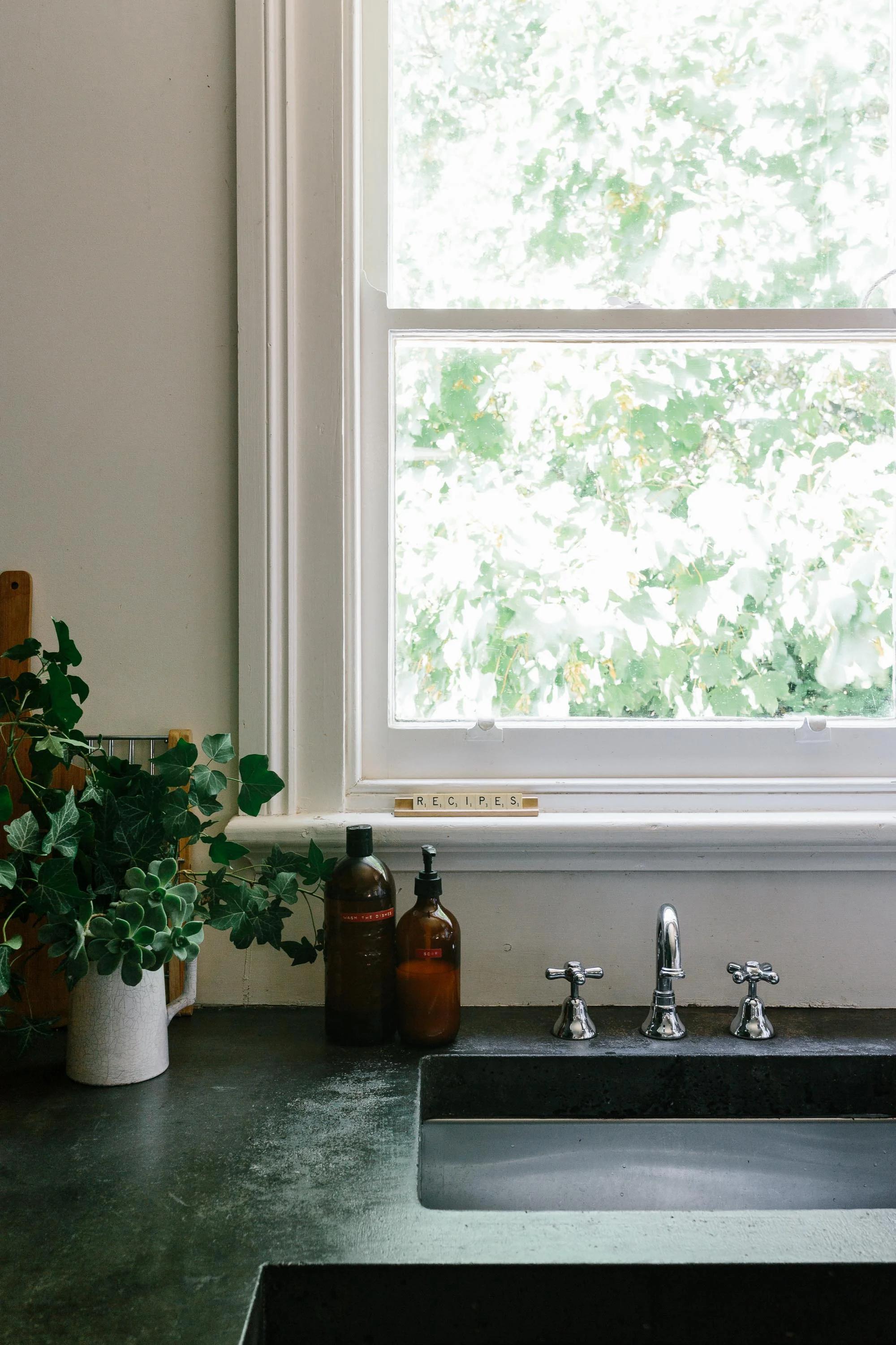 Melbourne interior photographer, Marnie Hawson, for The White House Daylesford