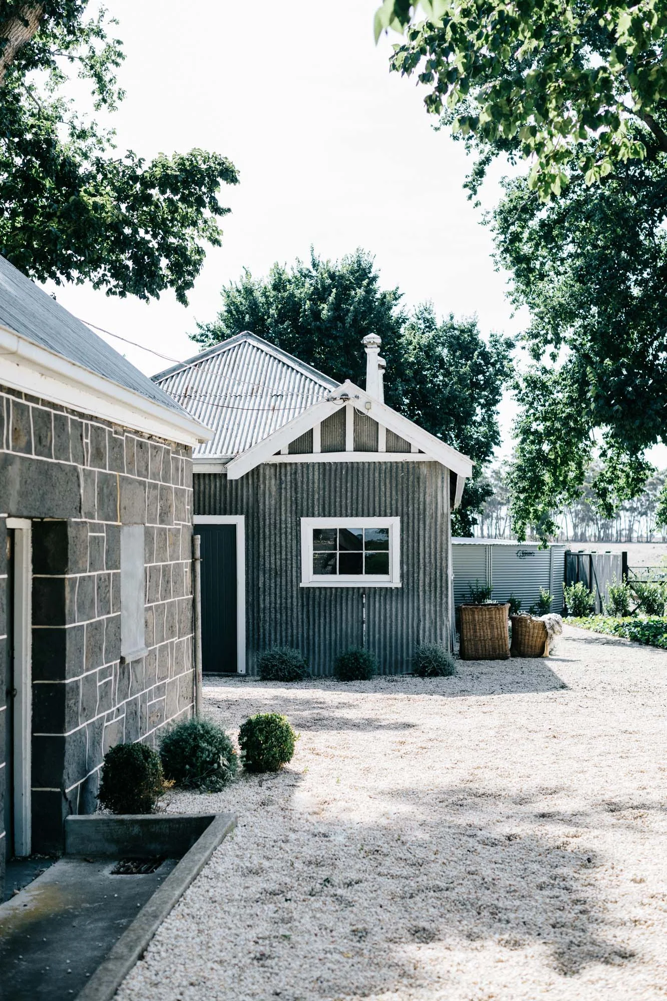 Barunah Plains, Hesse for Country Style. Photography by Marnie Hawson and styling by Inside Story (Lynda Gardener + Belle Hemming)