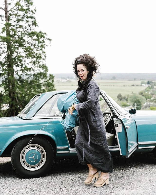 Behind the scenes with @lynda.gardener and an unruly car cover in the wild winds of Daylesford this evening 💨 perfect shot right after that of course ;)