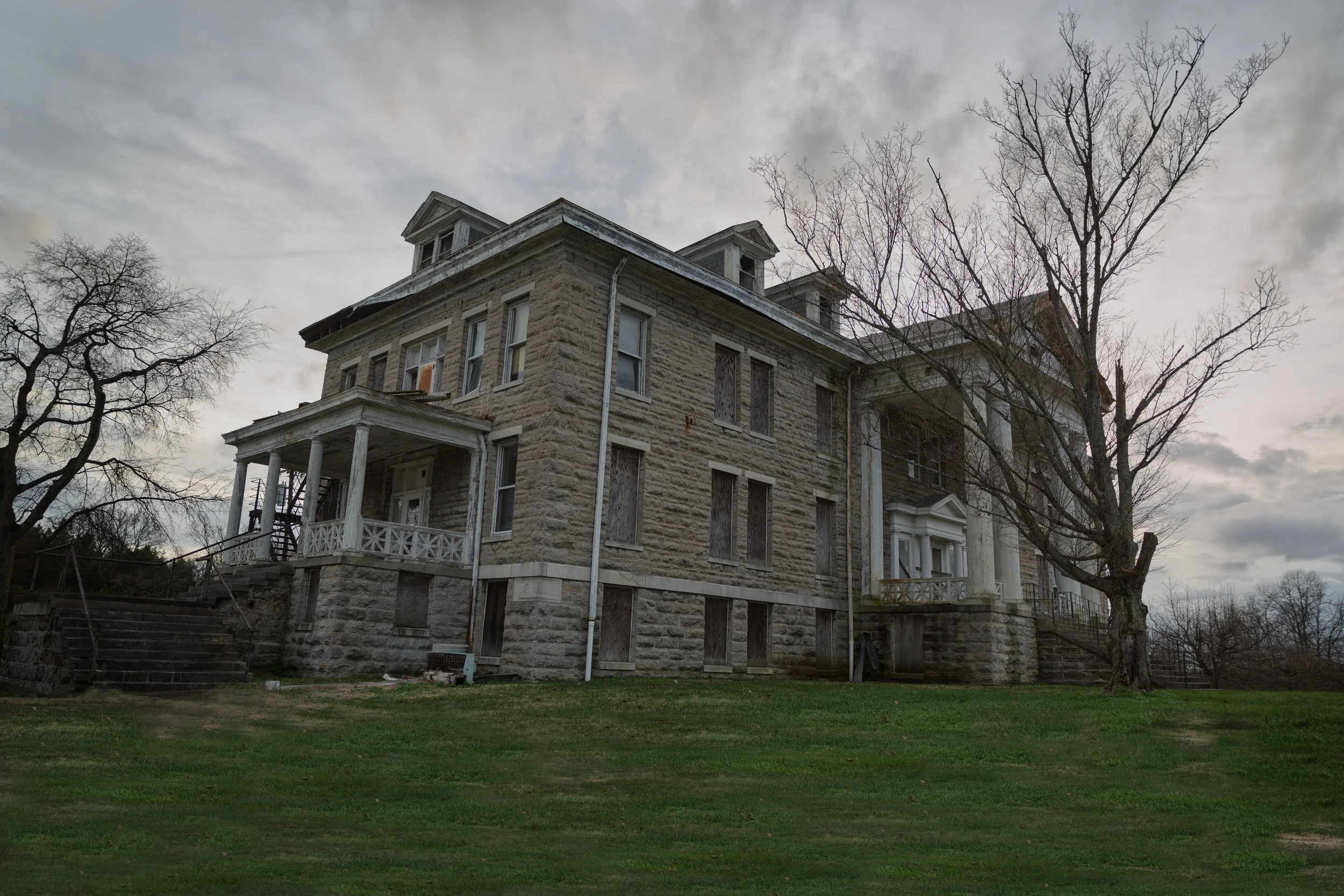 Empty Places: Waiting rooms for death — Small Town Big World