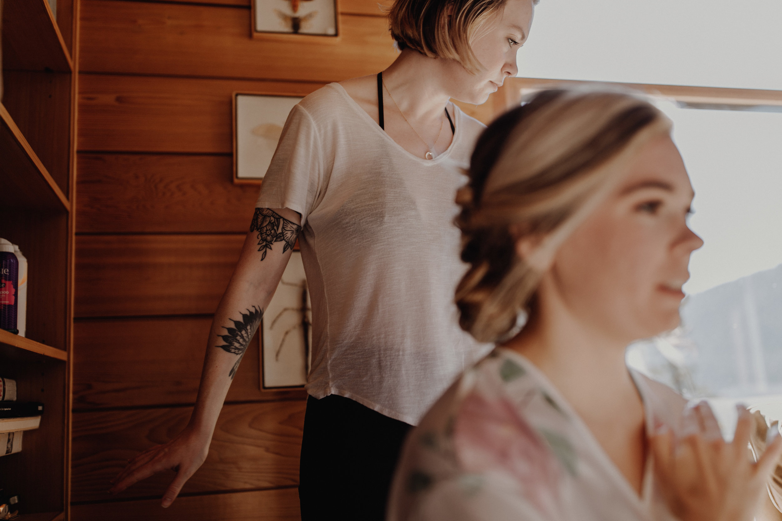 oliviastrohm_cattlebarnwedding-5.jpg