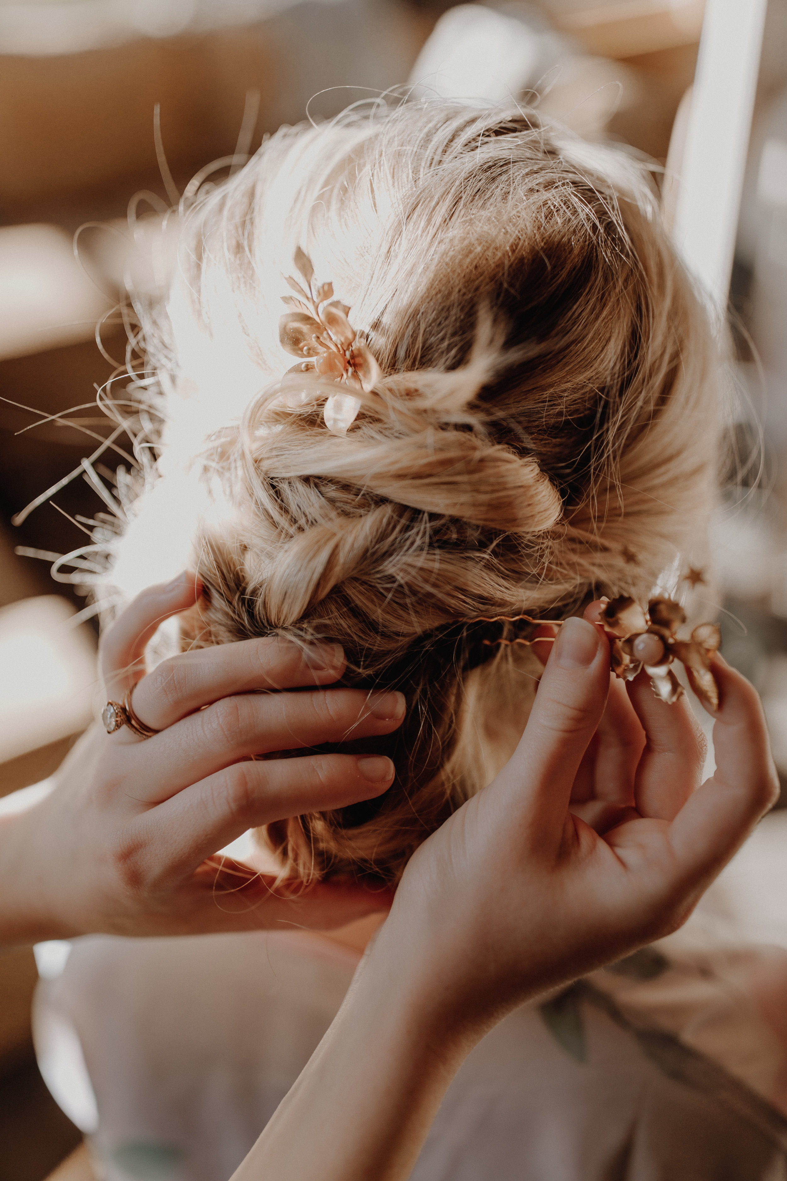 oliviastrohm_cattlebarnwedding-7.jpg