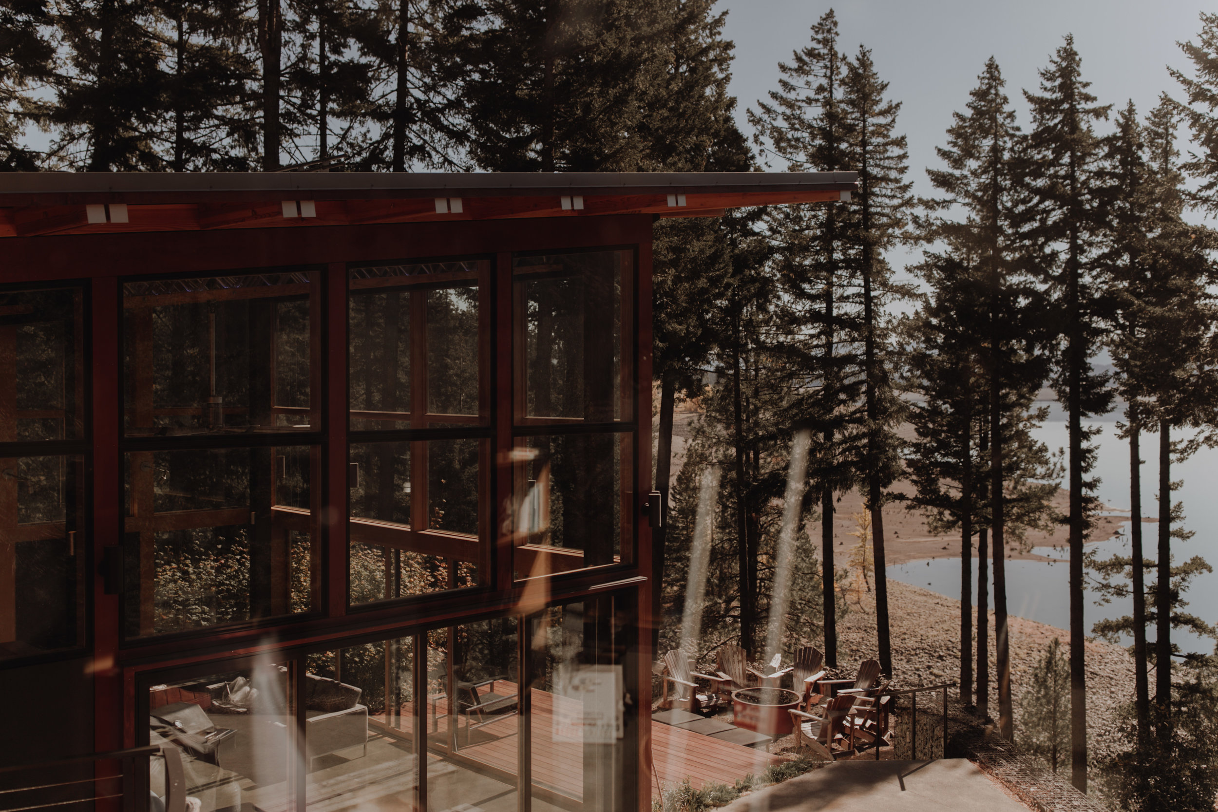 oliviastrohm_cattlebarnwedding-1-2.jpg
