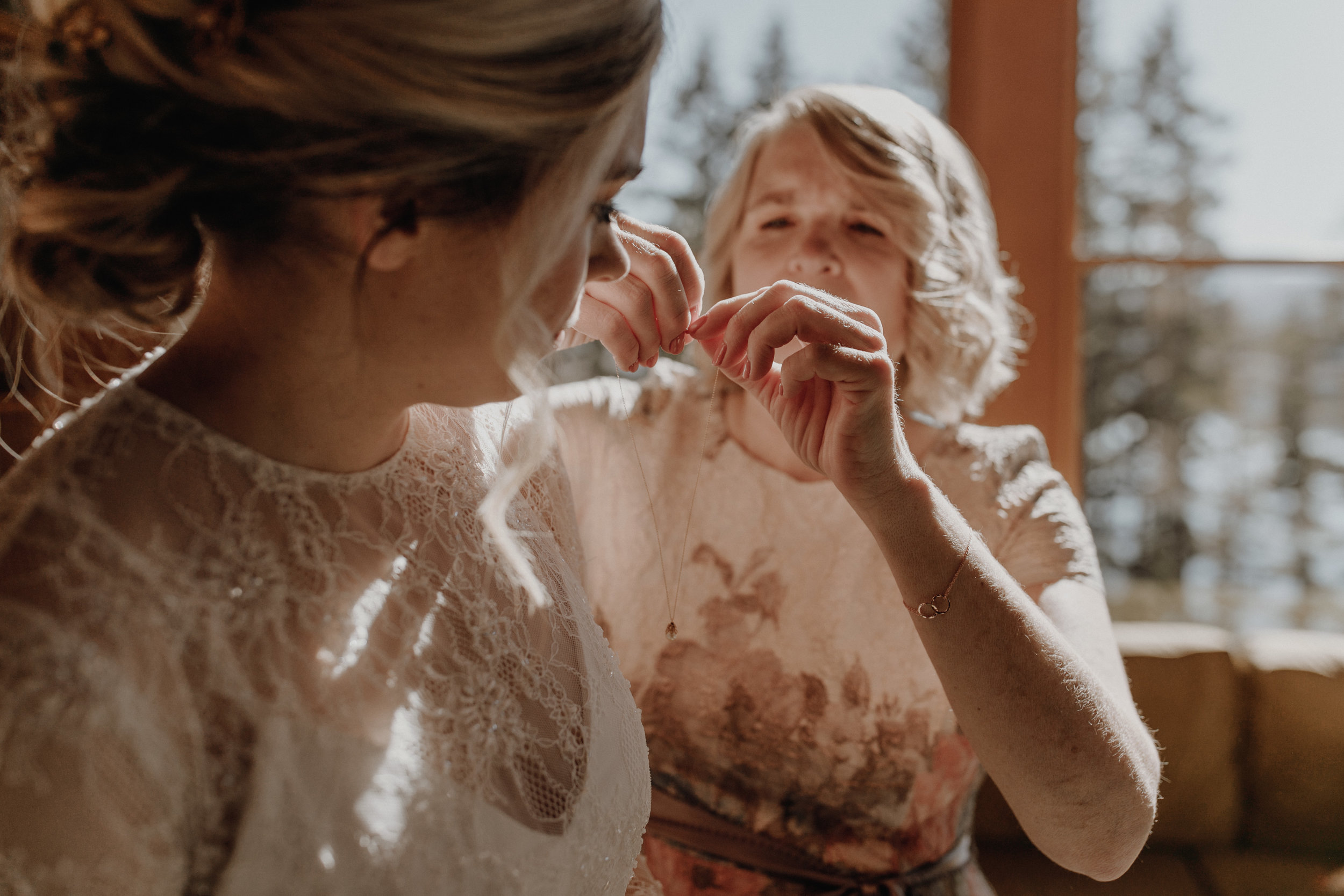 oliviastrohm_cattlebarnwedding-2-4.jpg