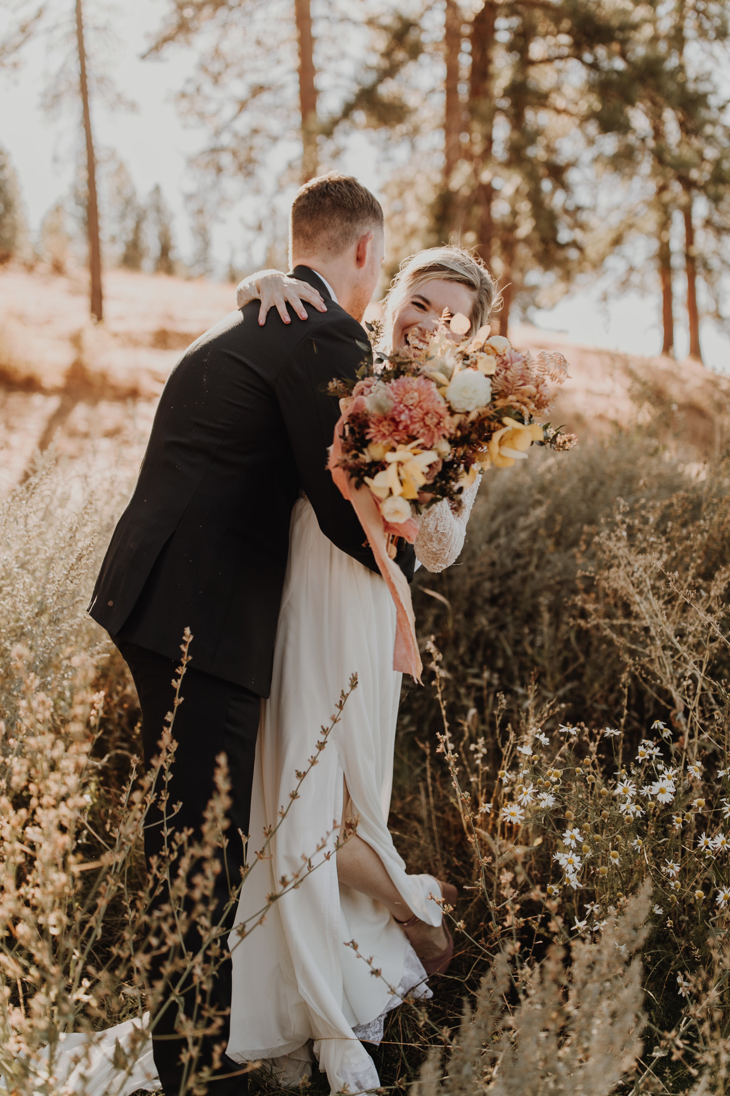 oliviastrohm_cattlebarnwedding__-1.jpg