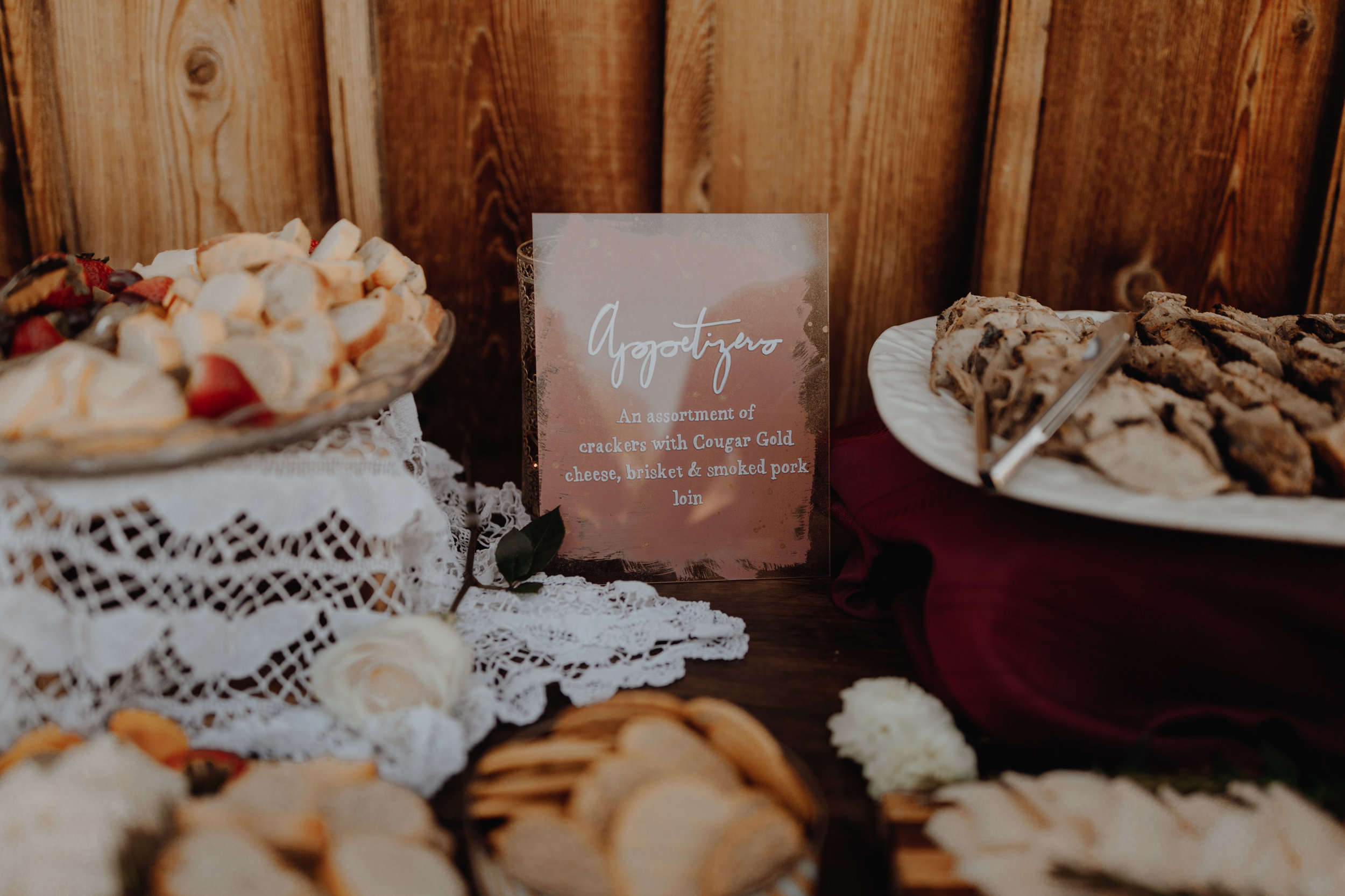 oliviastrohm_cattlebarnwedding_____-5.jpg