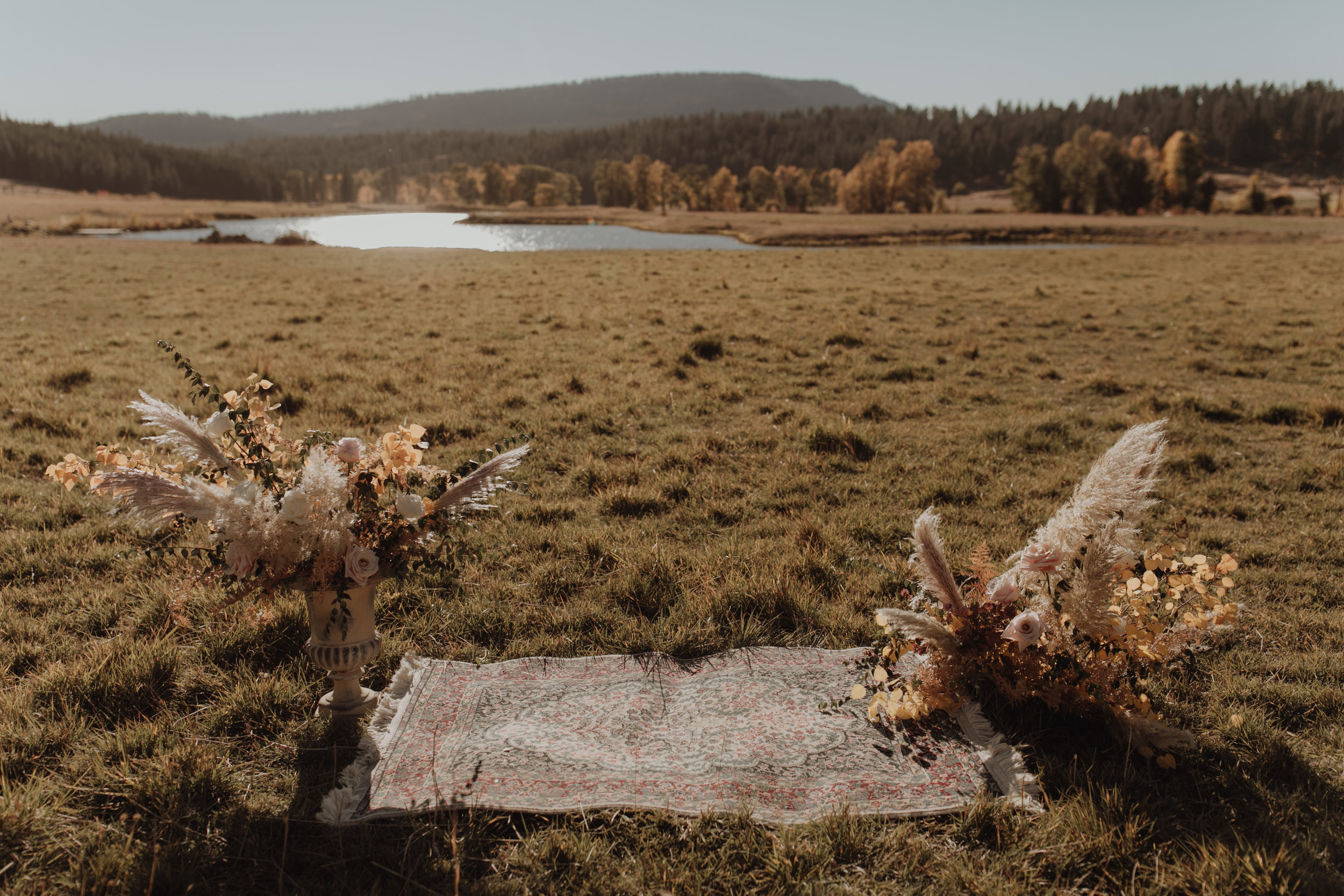 oliviastrohm_cattlebarnwedding____-1.jpg