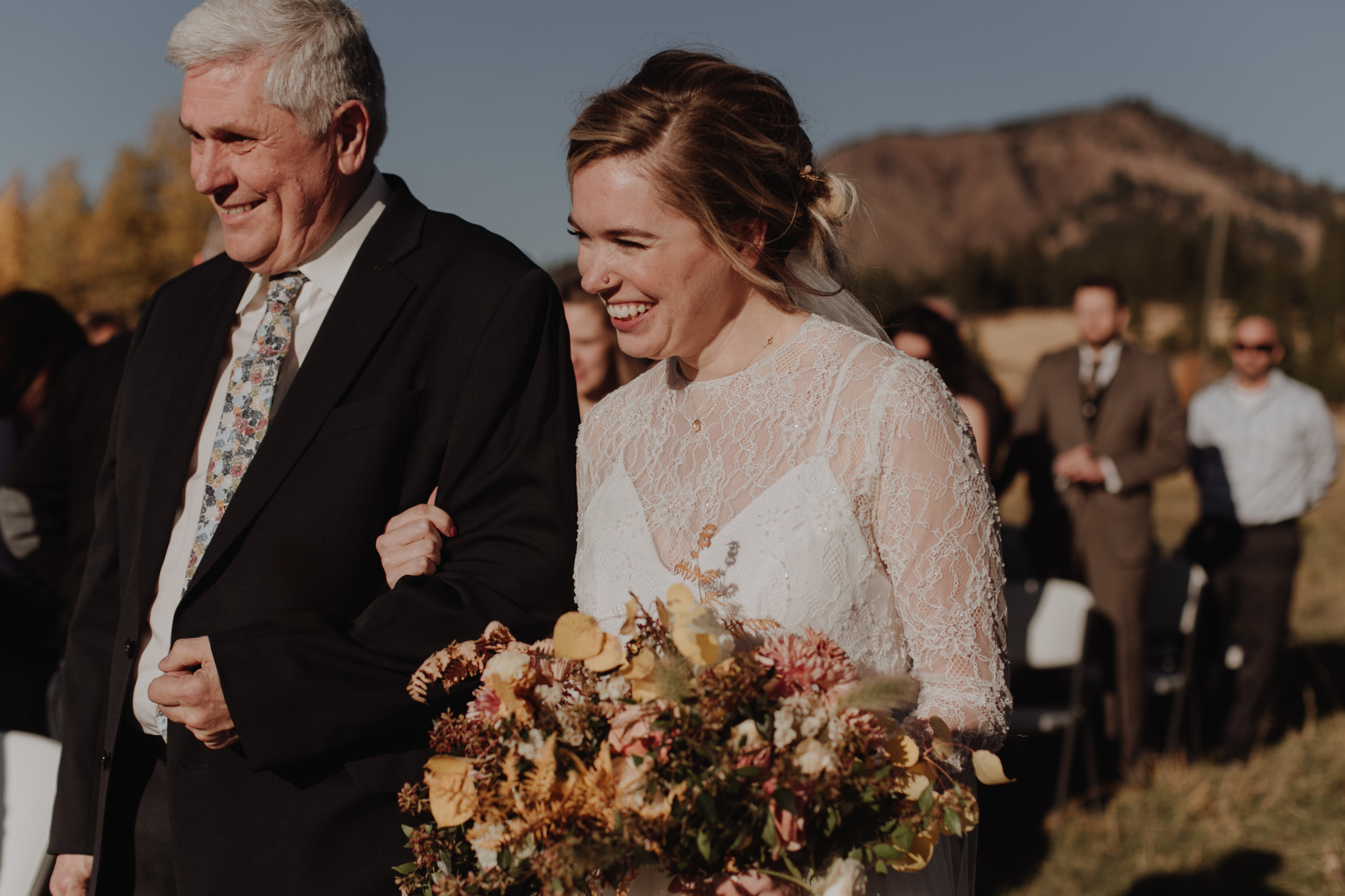 oliviastrohm_cattlebarnwedding____-7.jpg