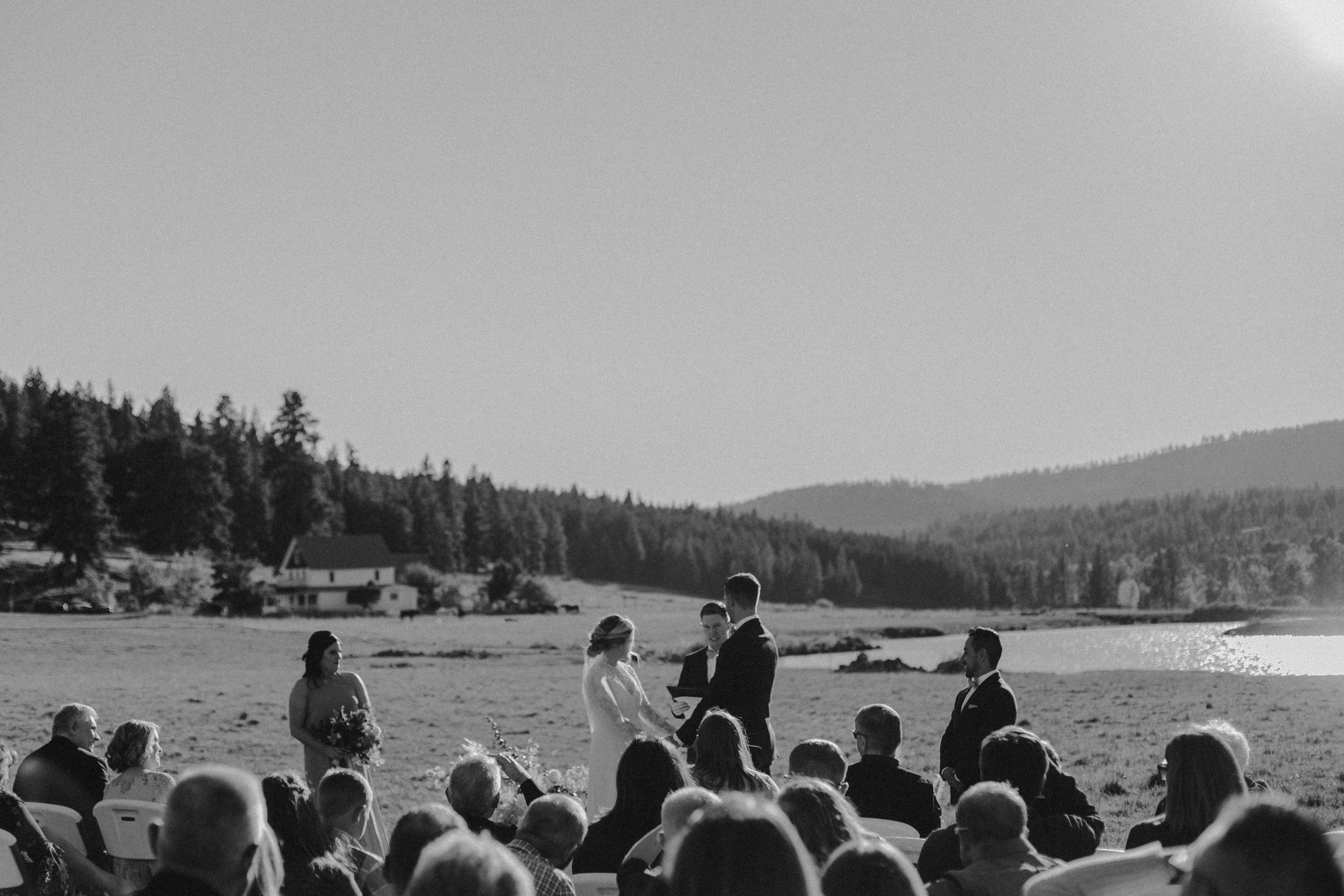 oliviastrohm_cattlebarnwedding____-10.jpg