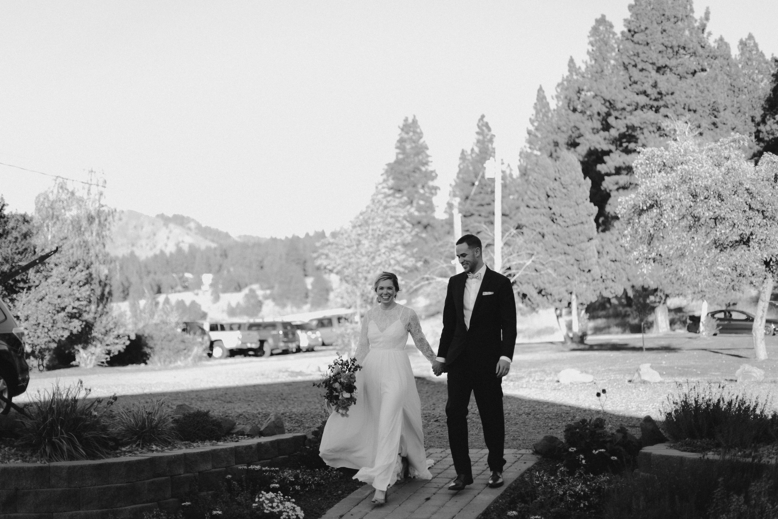 oliviastrohm_cattlebarnwedding______-1.jpg