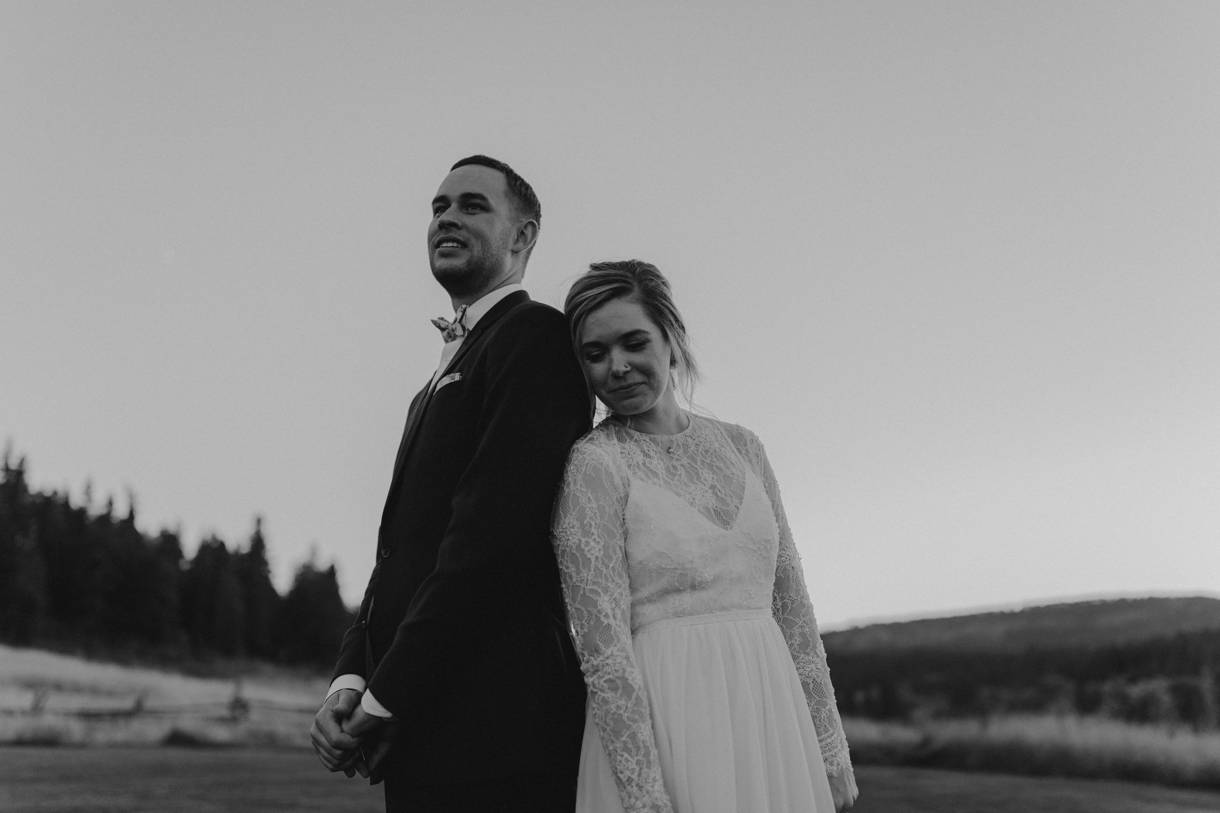 oliviastrohm_cattlebarnwedding_______-4.jpg