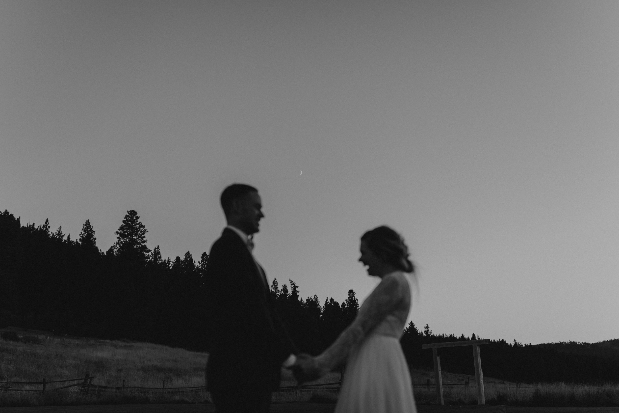 oliviastrohm_cattlebarnwedding_______-6.jpg
