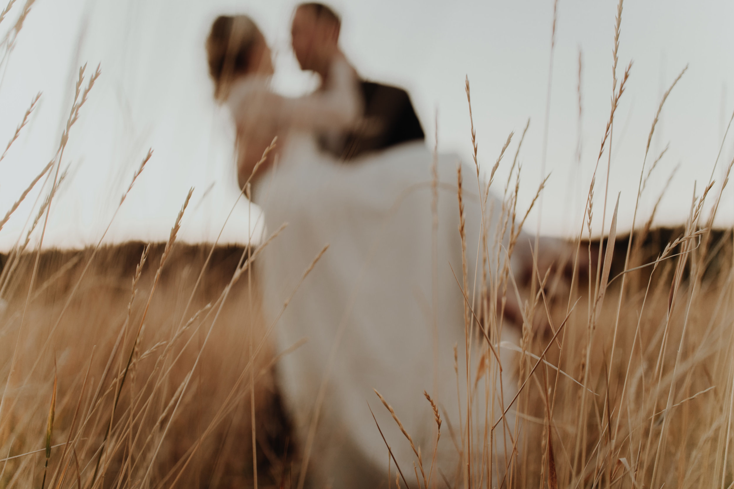 oliviastrohm_cattlebarnwedding_______-20.jpg