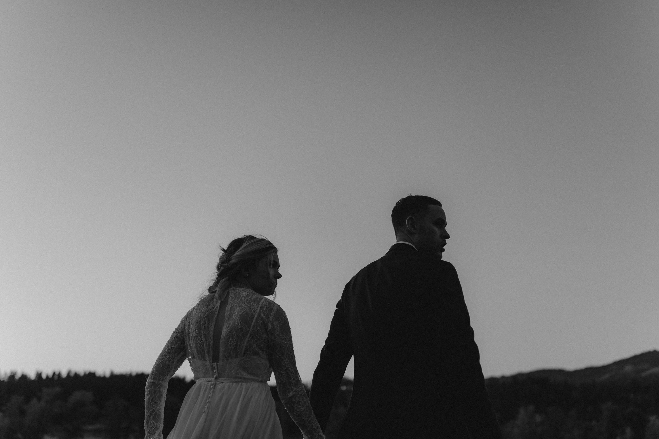 oliviastrohm_cattlebarnwedding_______-23.jpg