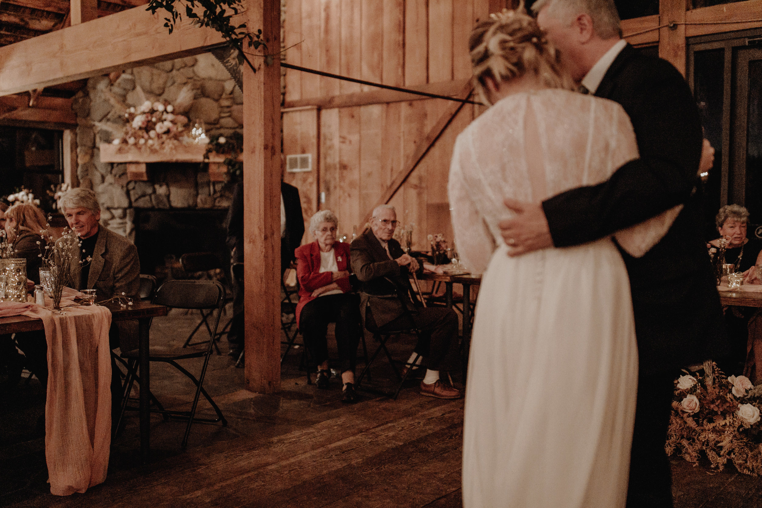oliviastrohm_cattlebarnwedding__________-5.jpg