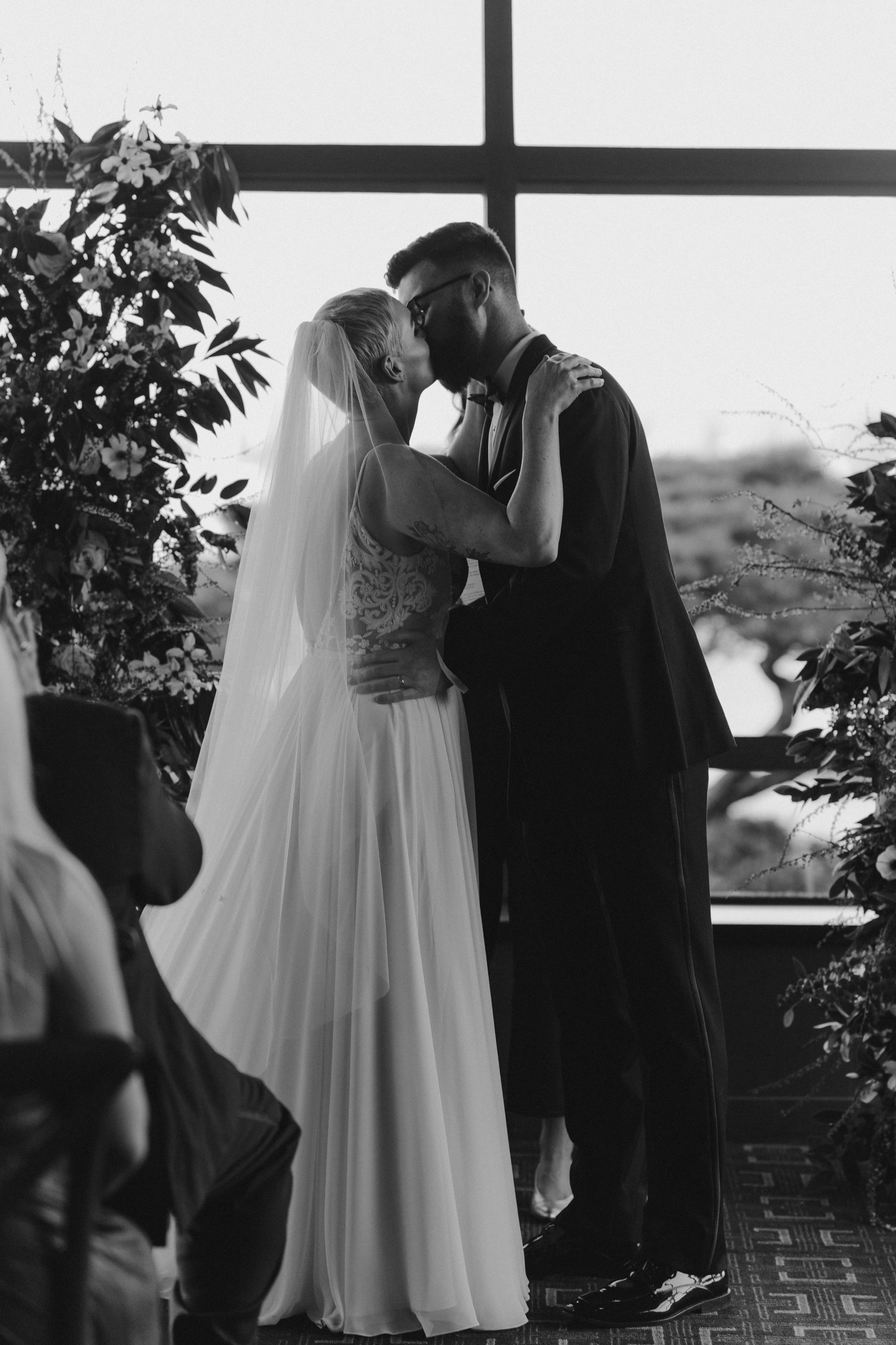 oliviastrohm_seattlewedding_canlis-96.jpg