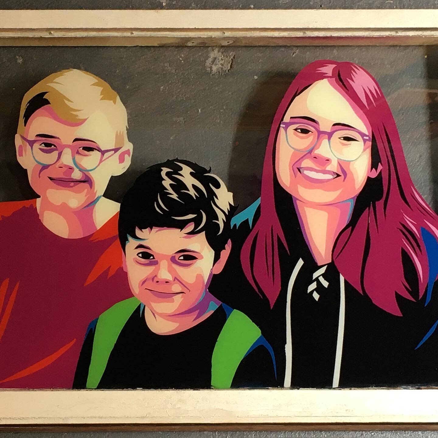Parents really loving their kids this month. Here&rsquo;s another #portraitpainting commission on glass 👌