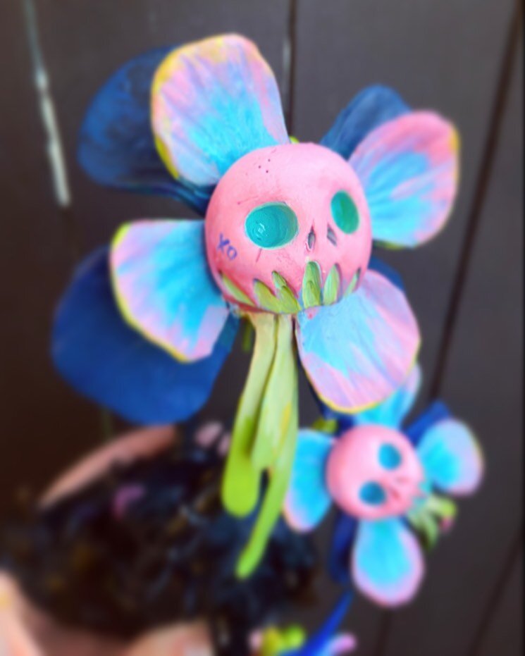 💎🌸💀🌸💎
.
.
.
.
.
#nature #exploreflowers #flowersarebeautiful #whimscalsculpting #ohioartist #ohiogram #pastelaesthetic #erikakatherine_art #creativegalaxy #pinkflowerseverywhere