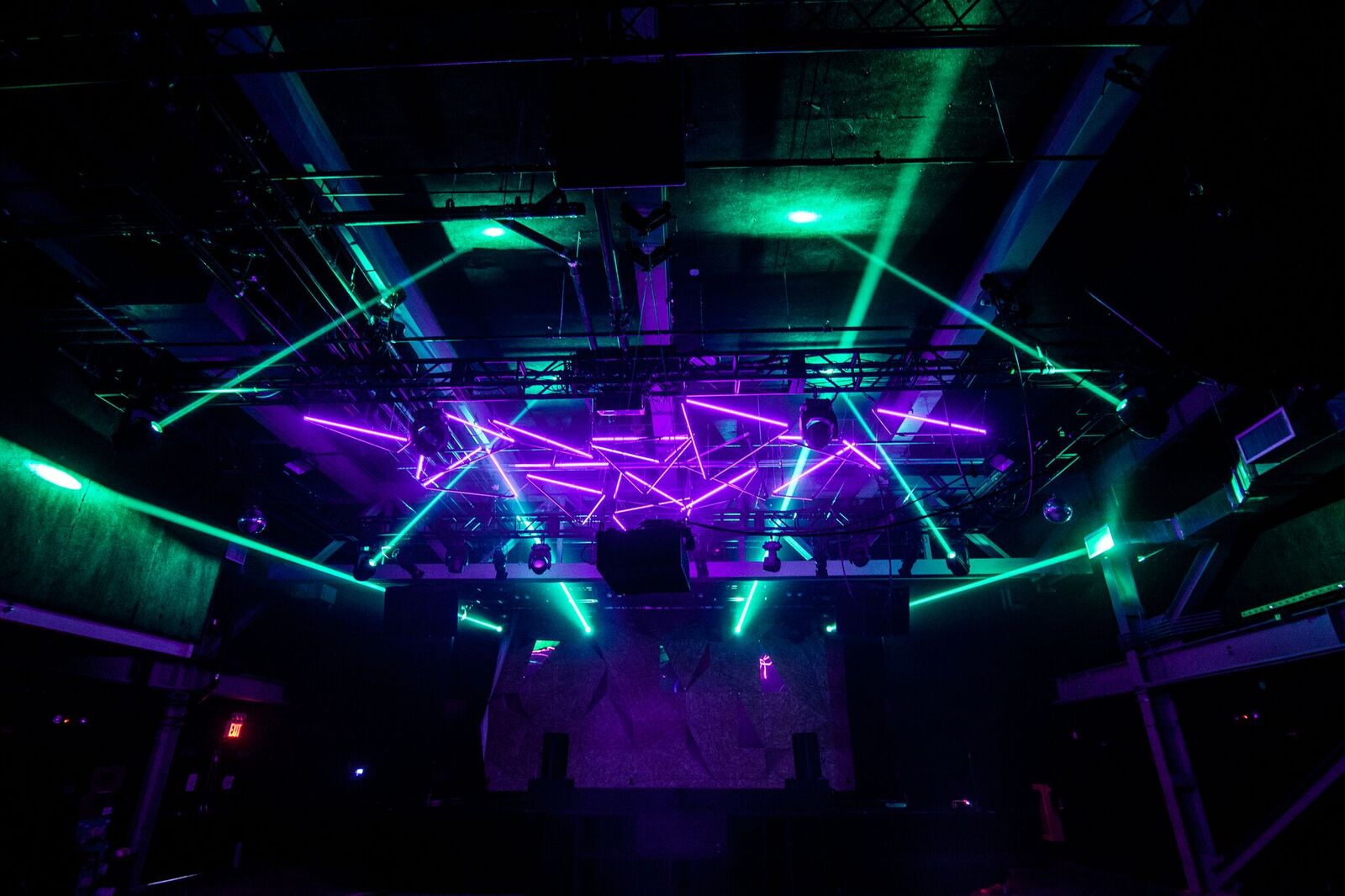 Lighting Designer: Gary Hunt LED Installation by; CHI KA Photo by: Alex Bershaw