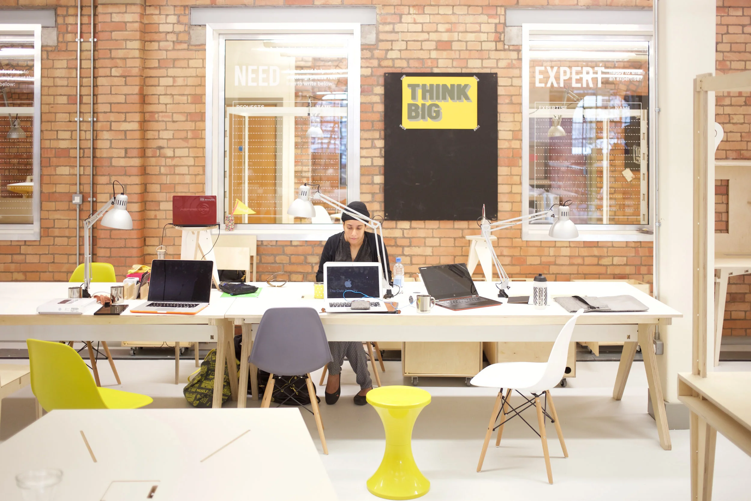 IMPACT HUB BIRMINGHAM We supported the Impact Hub start-up founding team with the refurbishment and fit-out of their 650m2 coworking space in the historic Walker Building in Birmingham’s Digbeth neighbourhood. We enabled a low-cost, high impact refurbishment open to the inputs of a wide range of creatives, designers and makers. Our role integrated space strategy, physical fit-out, besproke furniture and graphic design and created a highly collaborative, vibrant workspace