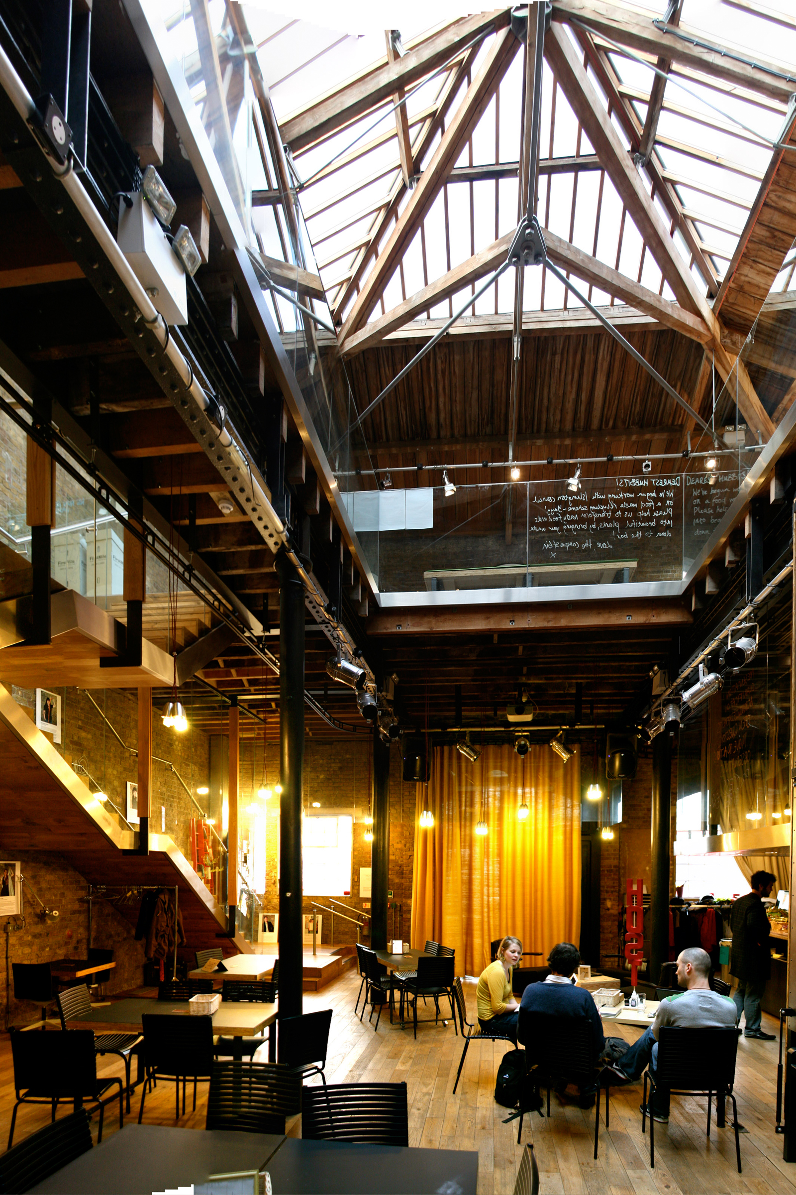 LOCATION: King’s Cross, London CLIENT: Global Hub Association COMPLETION: 2009 TYPOLOGY: D, B FLOOR AREA: 2,700 sq. ft.