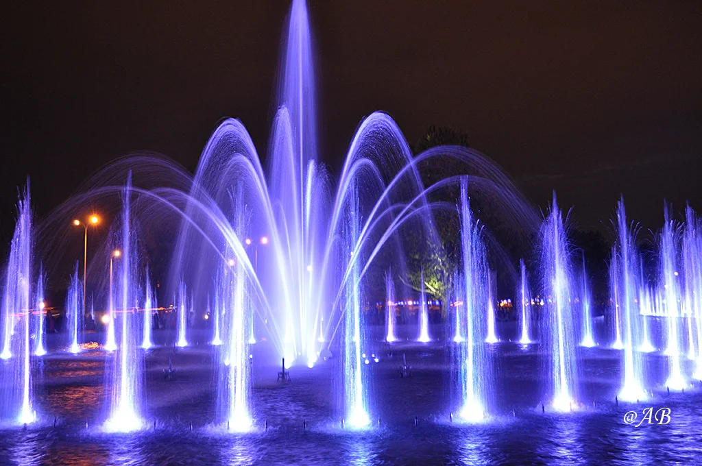 Fontanna-Warszawa-02.jpg