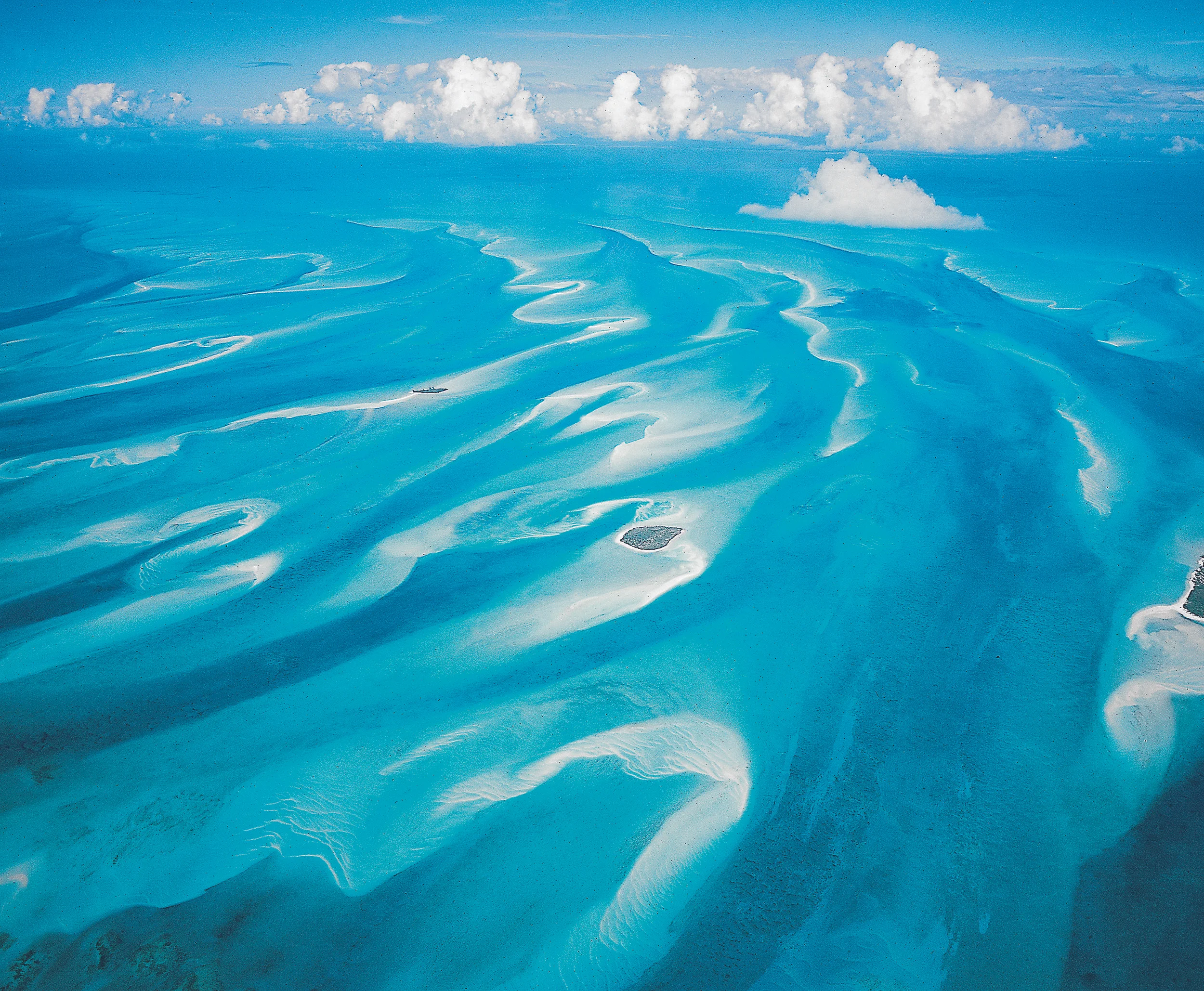 2560_Bahamas_Out Ilsands.jpg