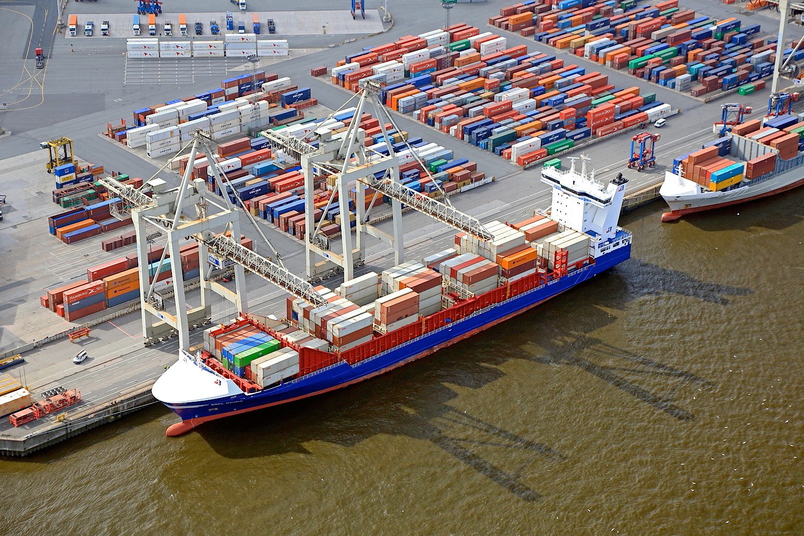 2560_Hafen Hamburg Marketing-003.jpg