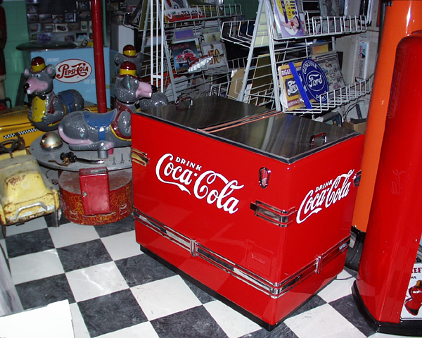 Chest Cooler with Chrome