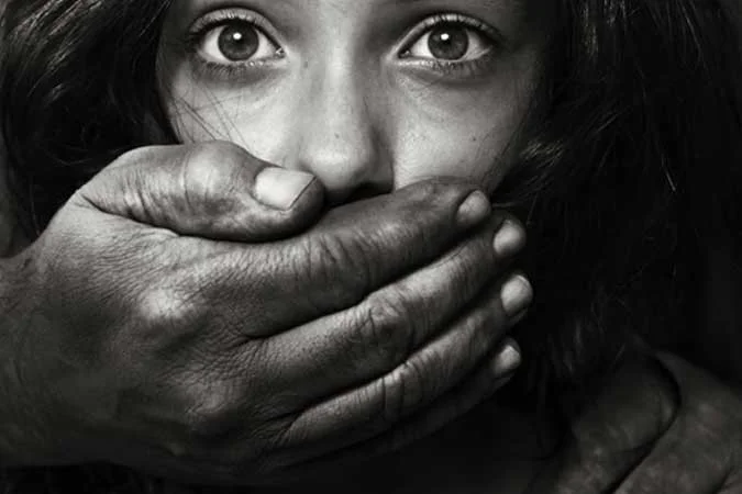 goservechange :
“According to the U.S. State Department, 600,000 to 800,000 people are trafficked across international borders every year. More than 70 percent are female and half are children.” (via Causes — Connect Global )
goservechange