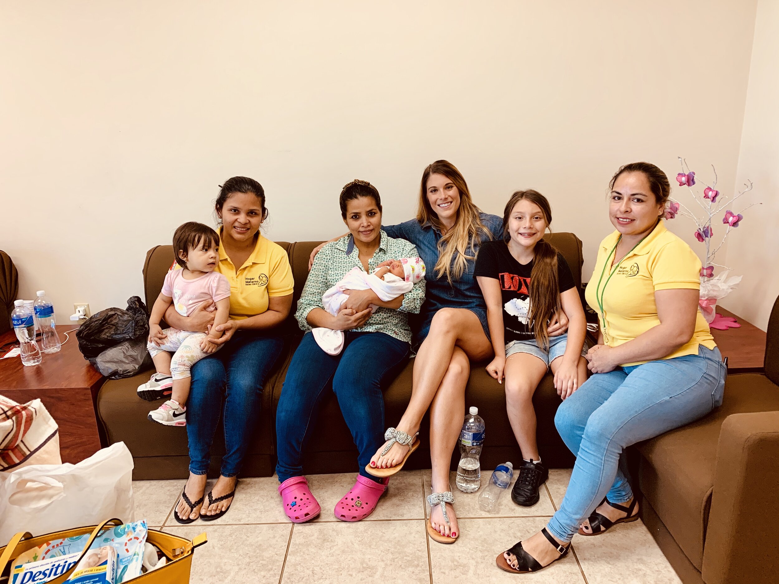 Danielle &amp; Saige with Alissa, Janeth, Nubia, her newborn Christina, &amp; Karina