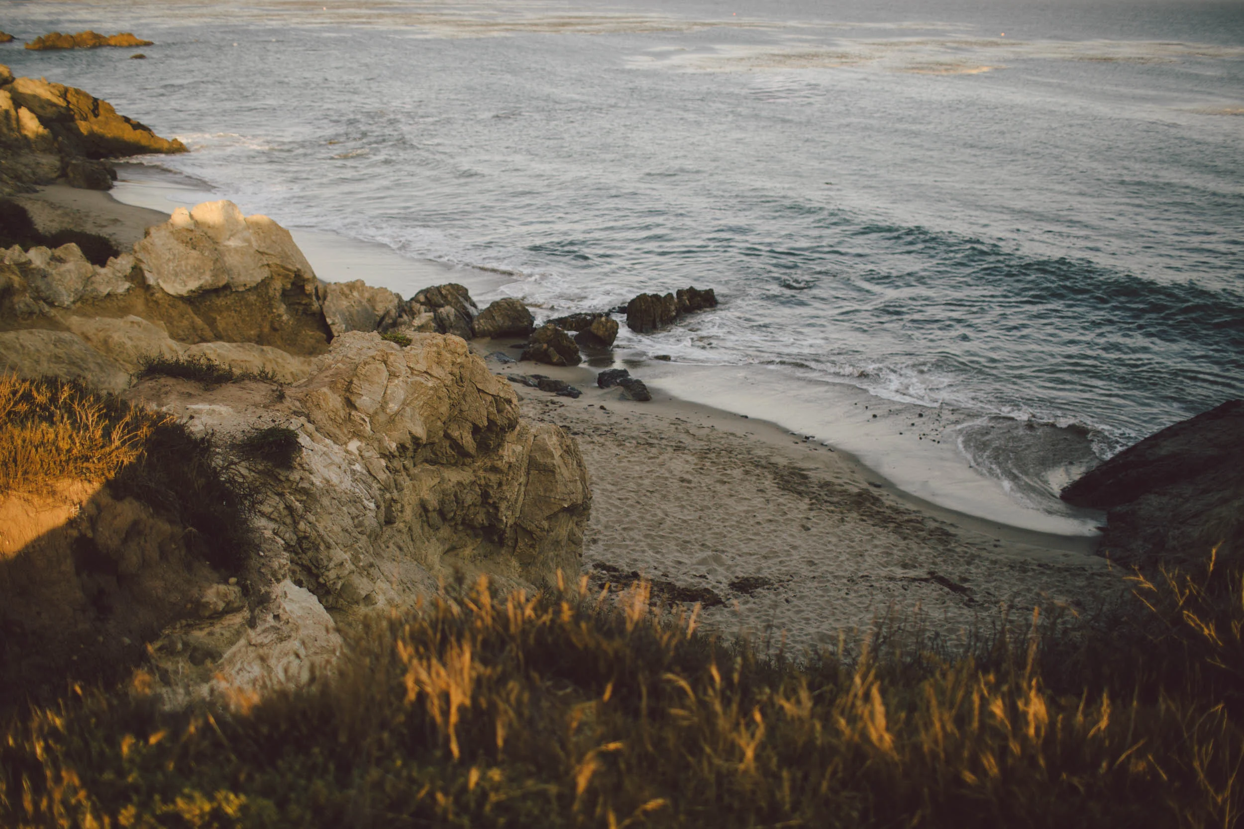 malibu-elopement-engagement-leo carrillo-beach