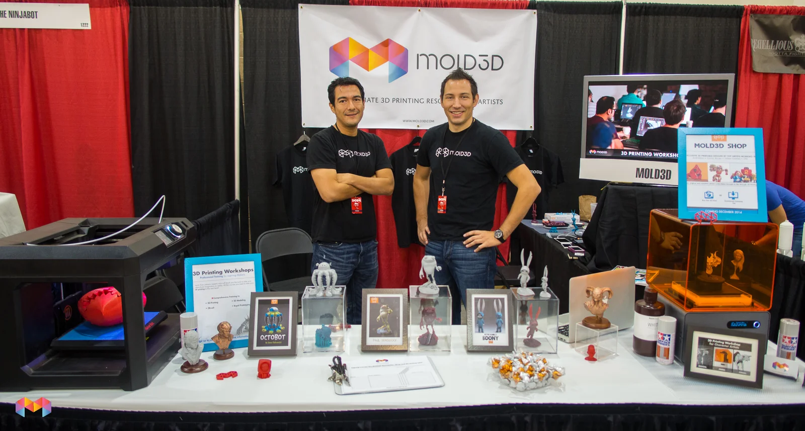 After an early morning setup, Mold3D team is ready to go. Launching our new Shop and future Workshops!