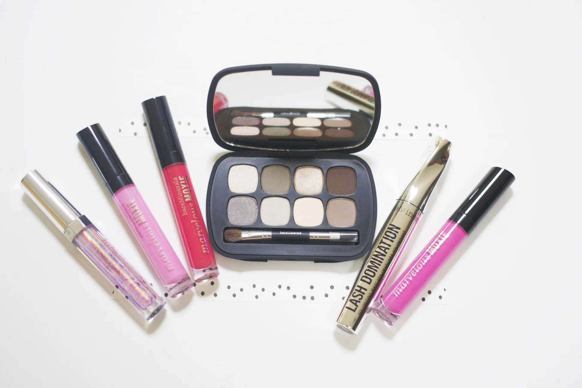 Local Bay Area company and world leader in skincare, Bare Minerals , contributed Marvelous Moxie lip glosses in 4 different shades, an eyeshadow palette and Lash Domination mascara. It's like Christmas came early!