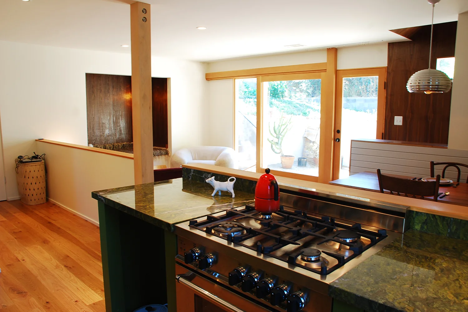 2-bunch-design-elysian-house-brooks-dining-kitchen_edit.jpg