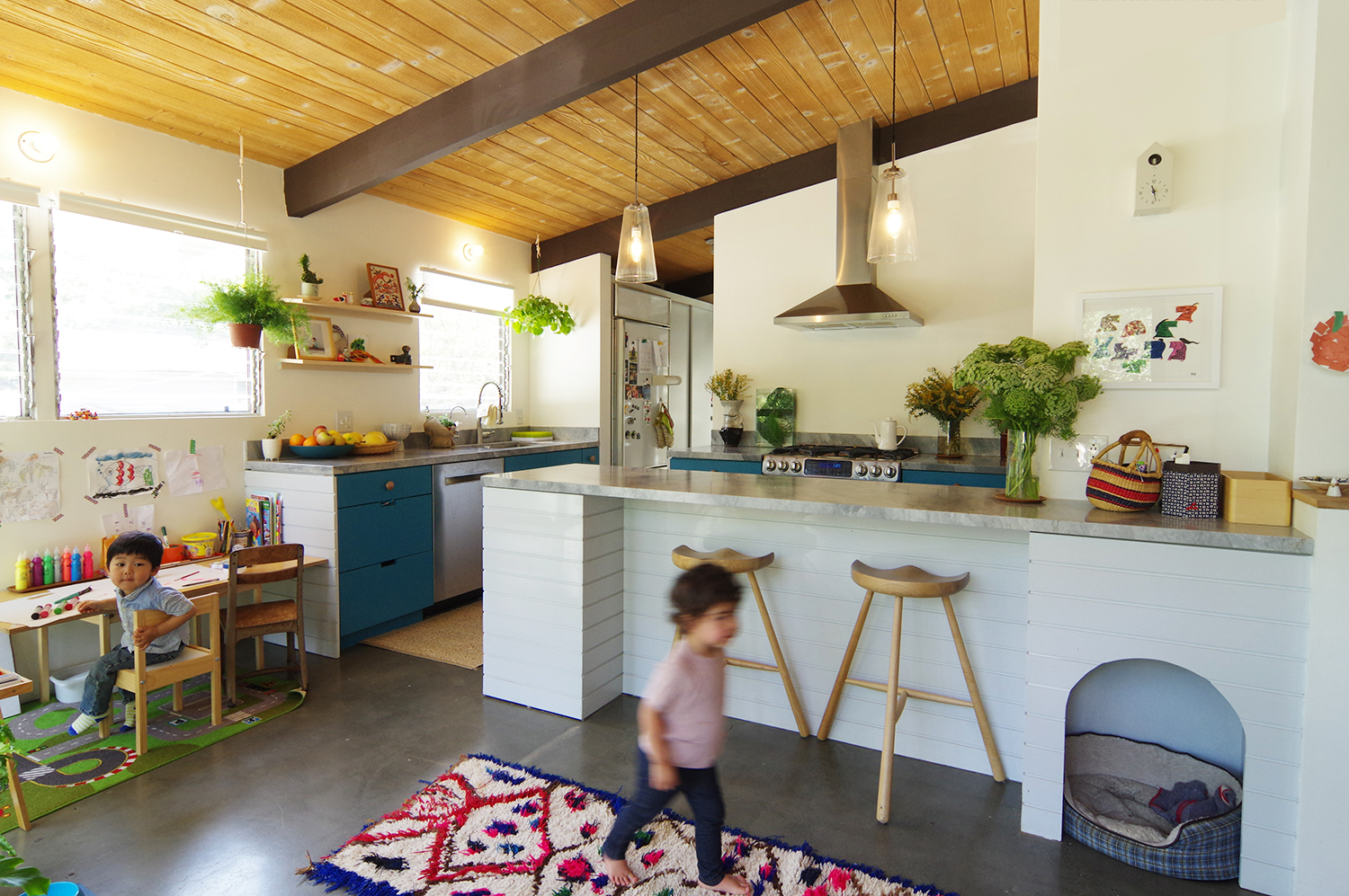 0-bunch-design-itabashi-residence--kitchen-front-diagonal.jpg