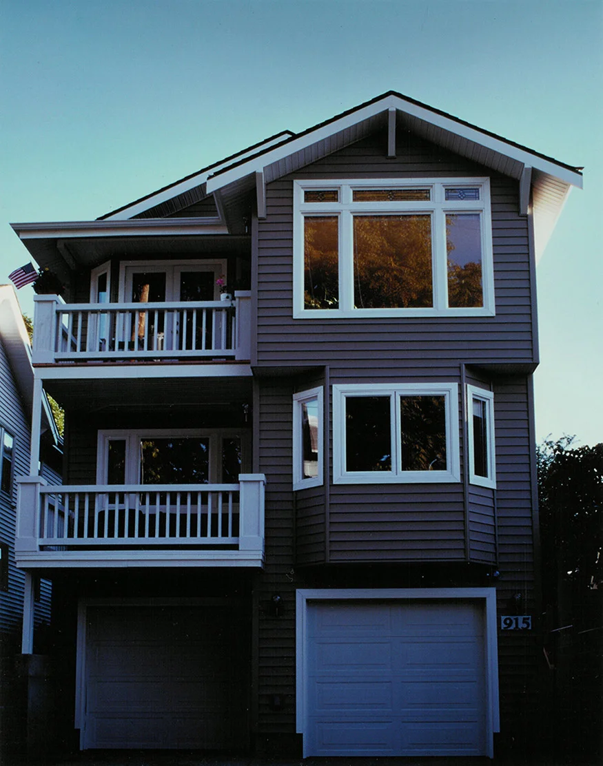 A terrifying newer Seattle Duplex