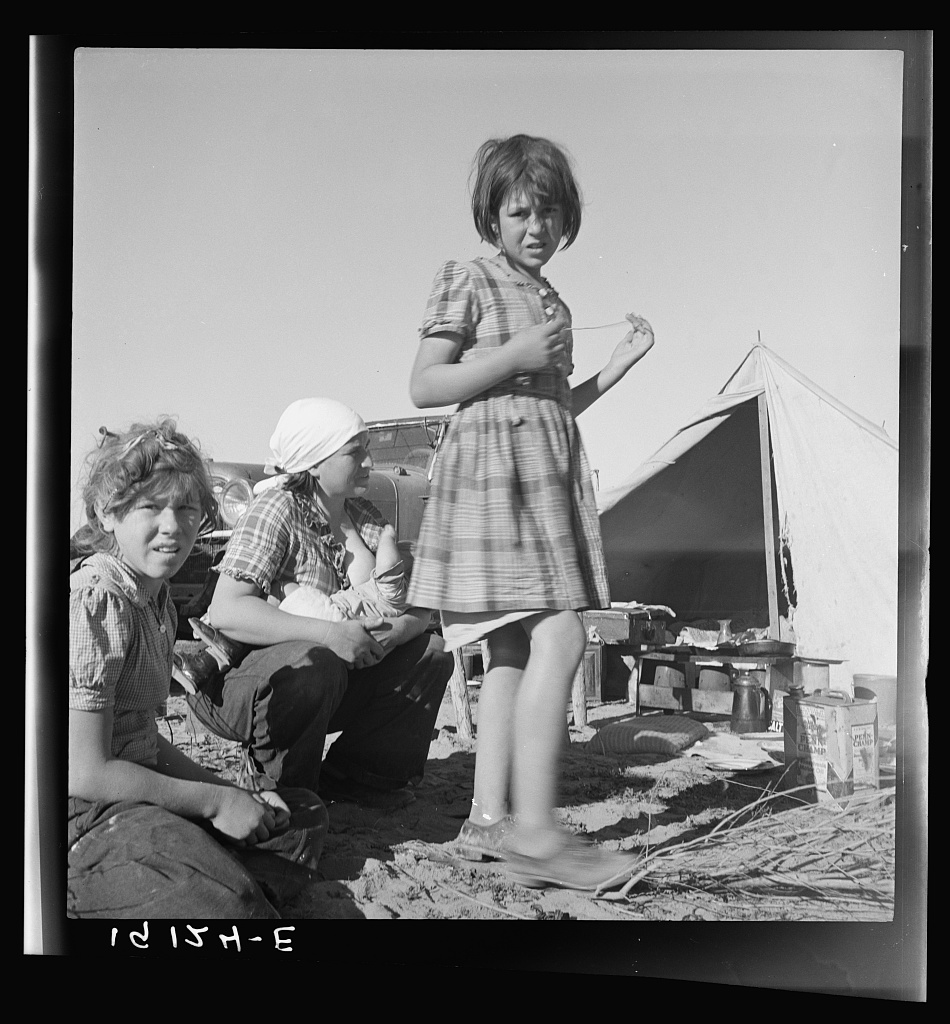  Part of family arrived the night before from Rockwell, Texas. Picked their way across the country. Encamped on the river bottom. Near Holtville. Imperial Valley, California. 