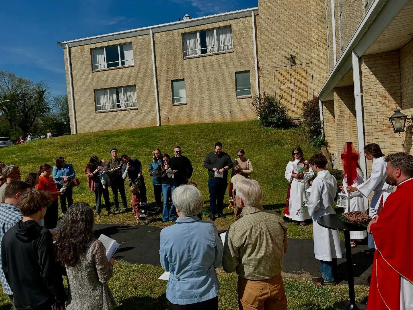 God of our salvation,
help us to enter with joy
into the celebration of those mighty acts by which you have given us fullness of life;
through Jesus Christ our Redeemer. Amen

Photos: @theonlyjjt